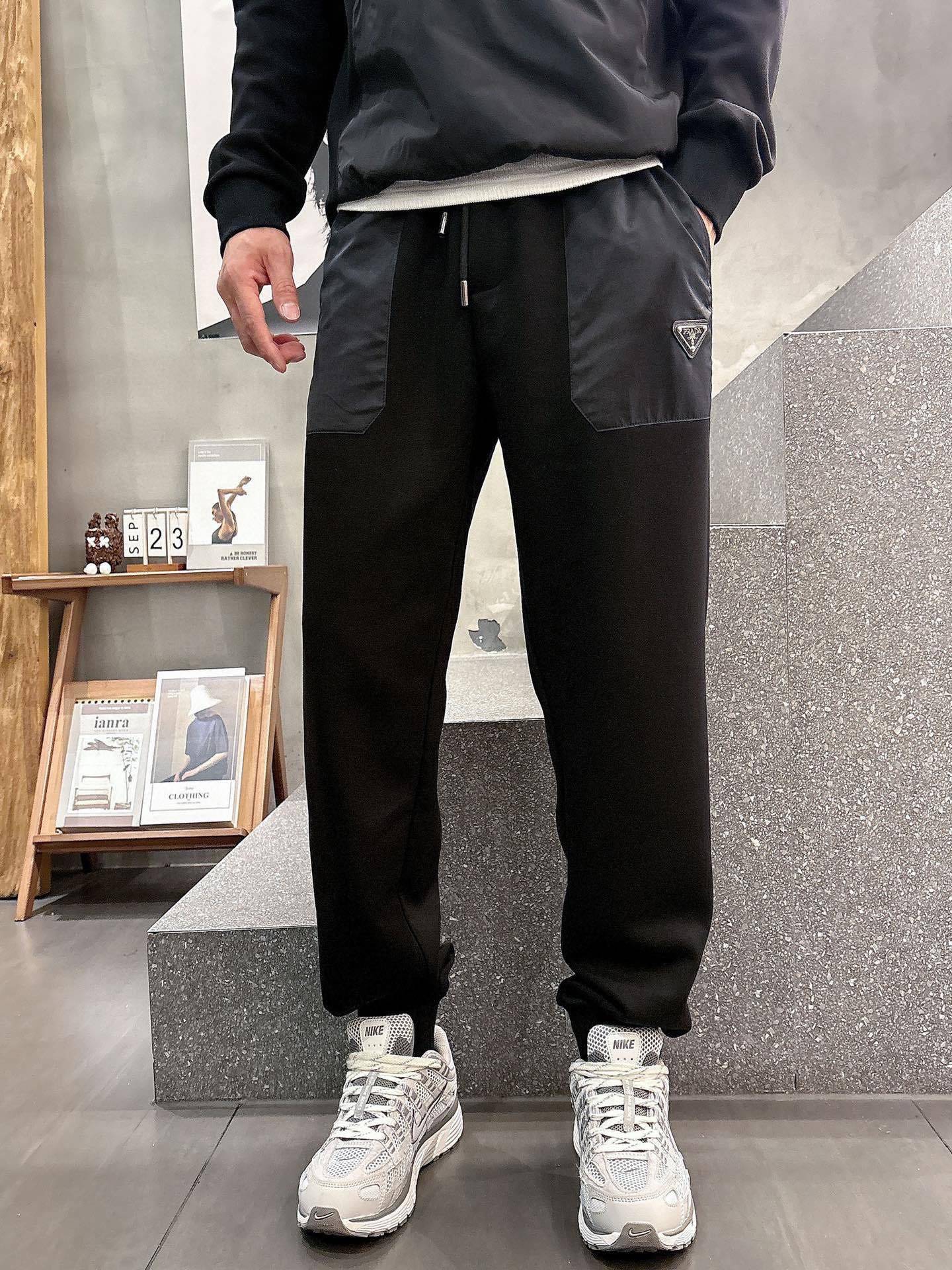 プラダ「Prada」秋冬 メンズ  カジュアルスポーツセット