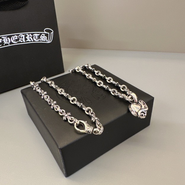 クロムハーツ「Chrome Hearts」ゴシッククロス ペンダントネックレス