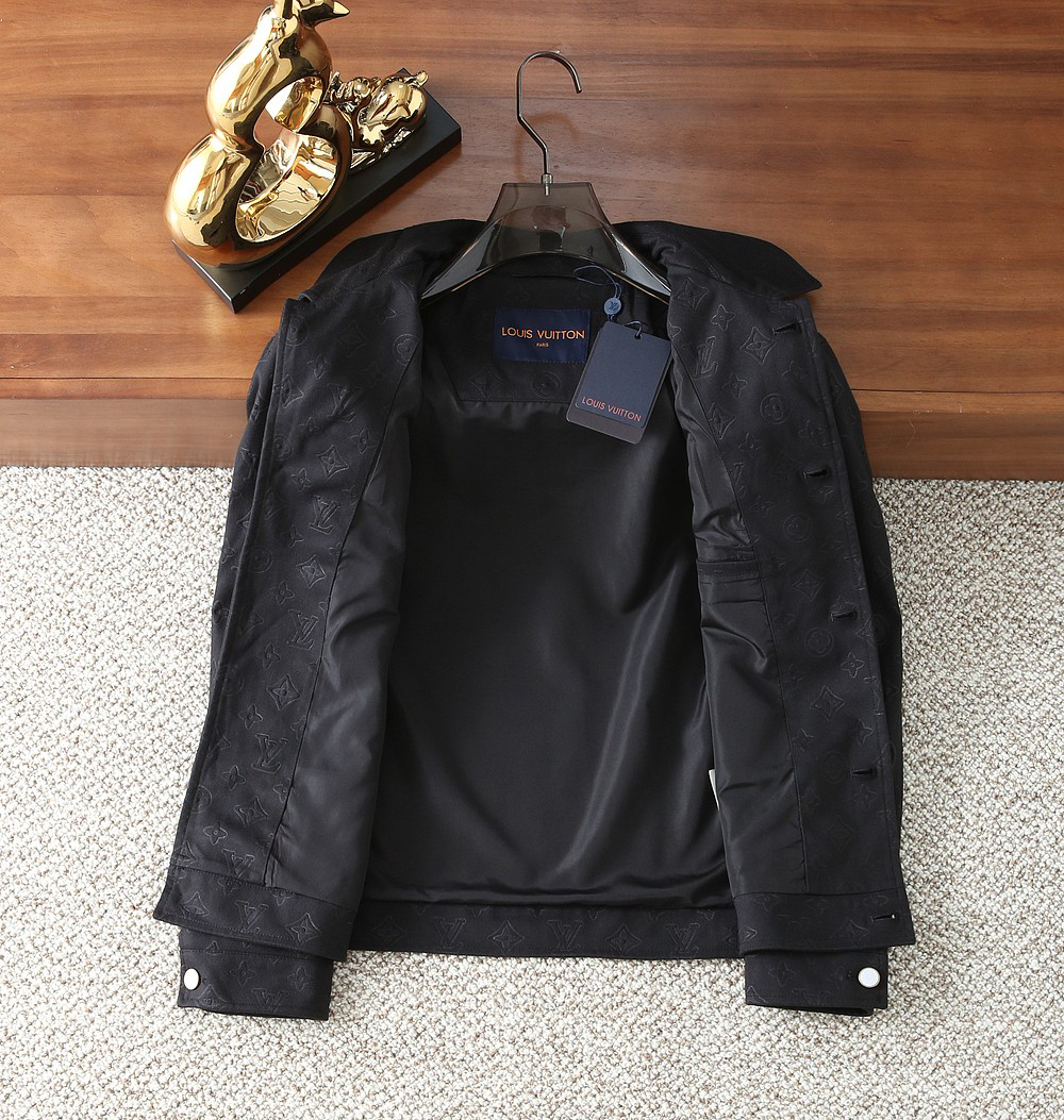 ルイ・ヴィトン「Louis Vuitton」秋冬コレクション クイルテッド ジャケット