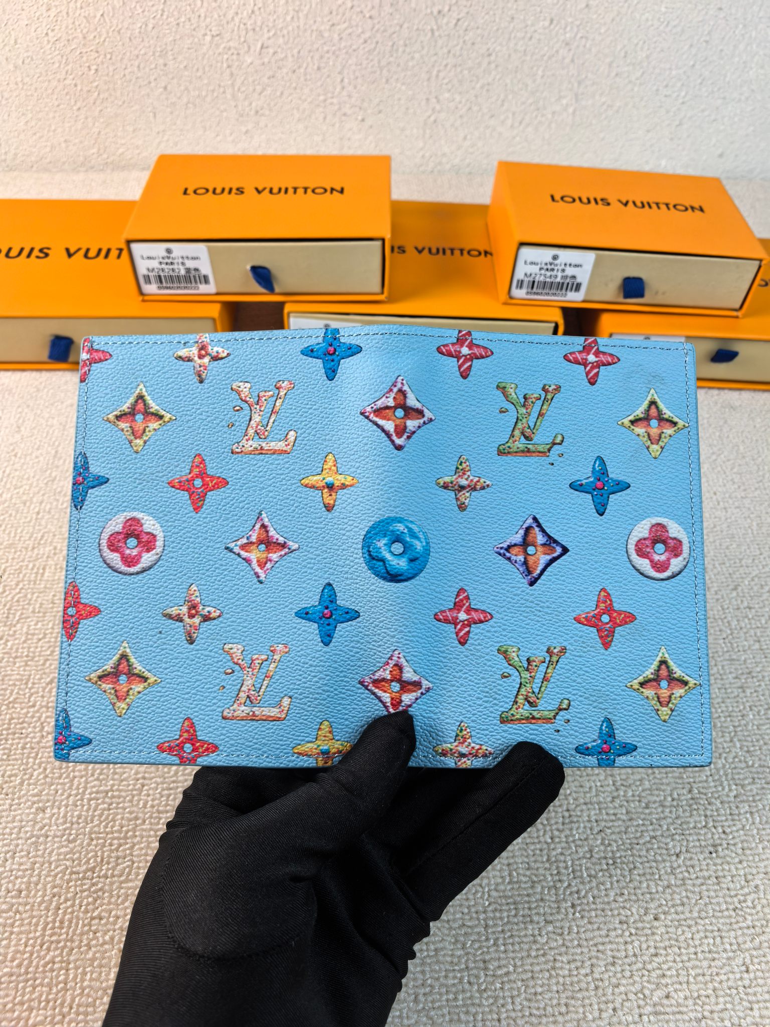ルイ・ヴィトン「Louis Vuitton」ルイ・ヴィトン パスポートカバー Monogram Donuts M28281 / パスポートケース