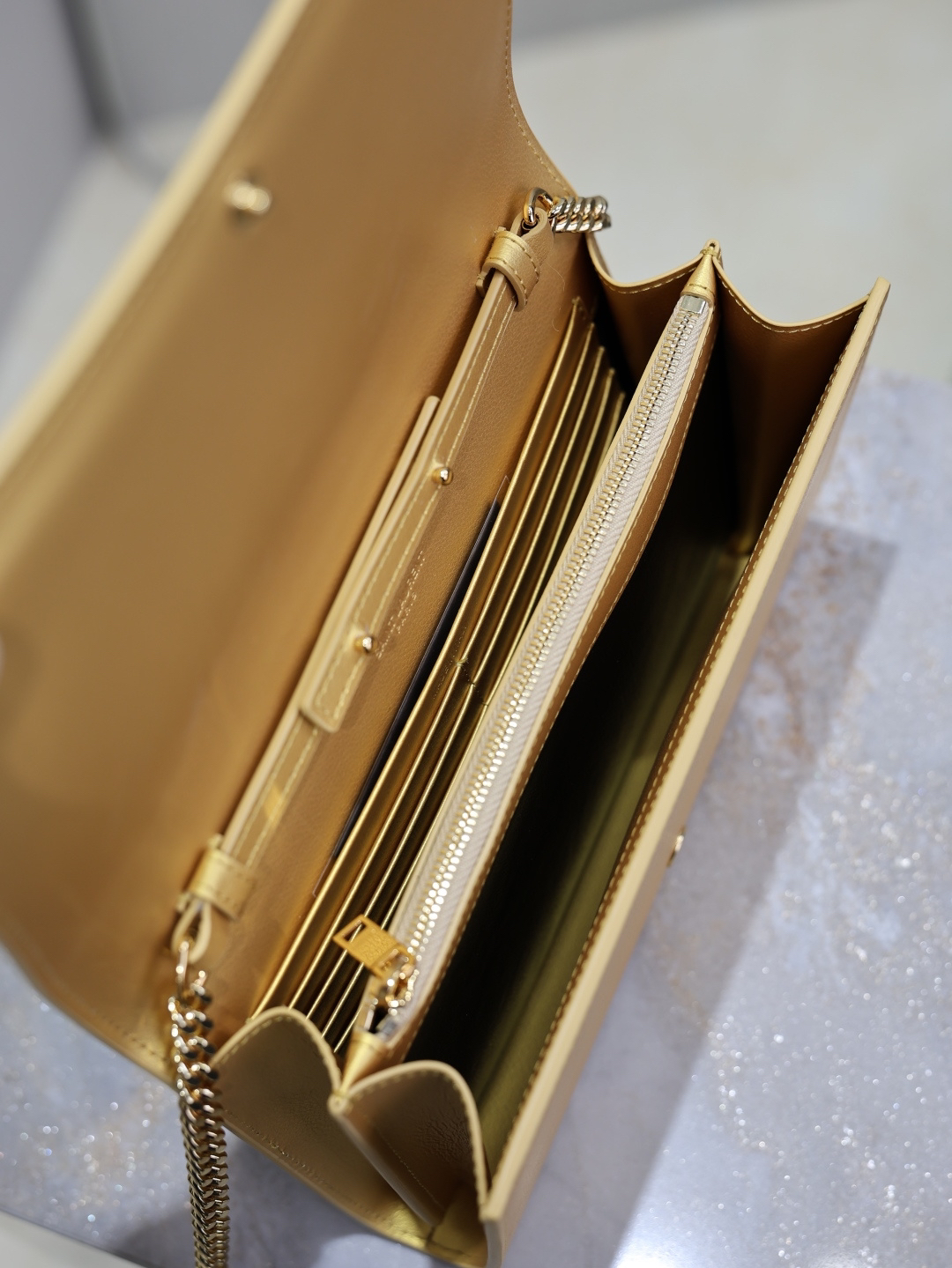 2026サンローラン「Saint Laurent CASSANDRE チェーンウォレット グラン
