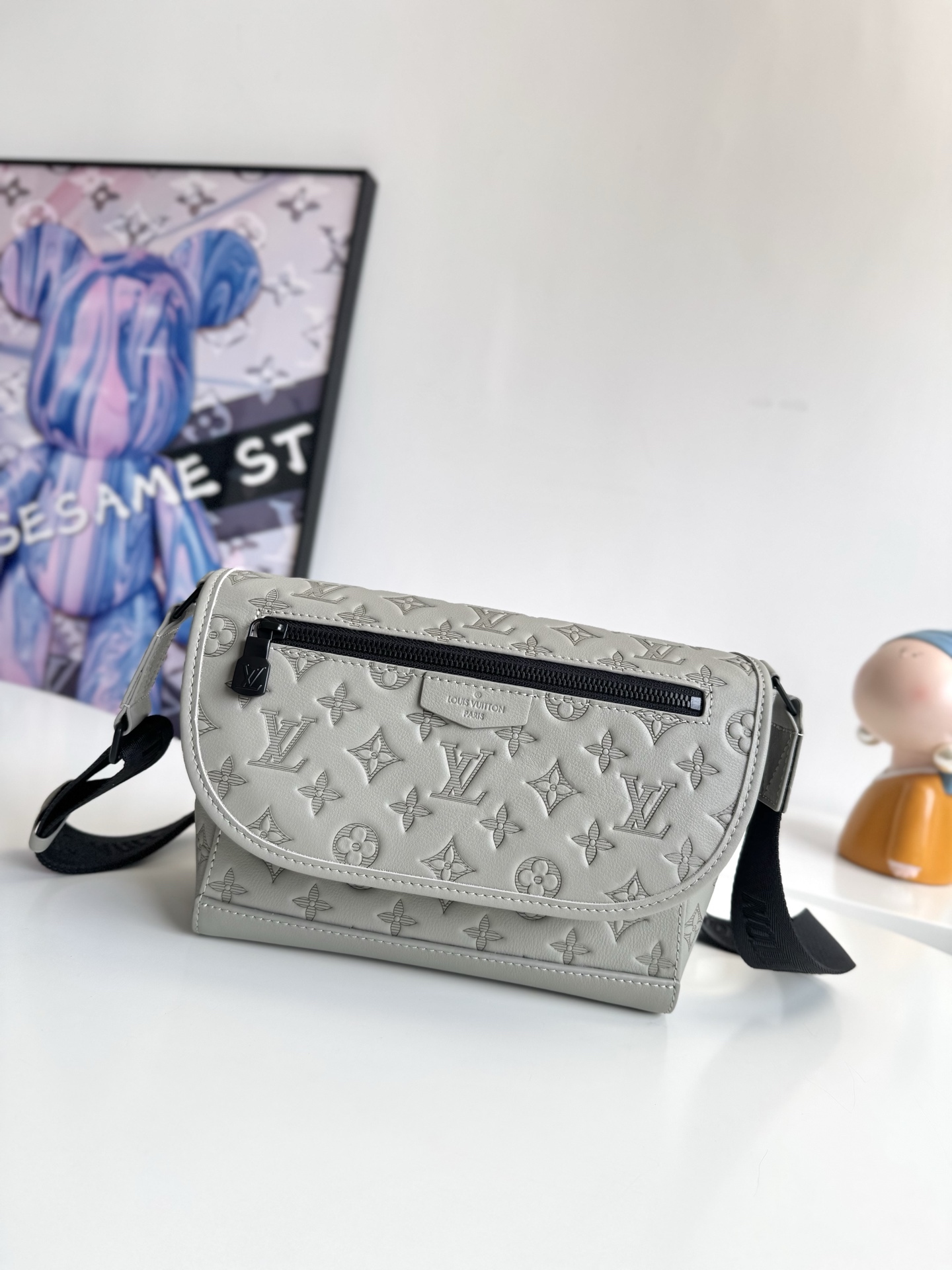 ルイ・ヴィトン「Louis Vuitton」スタイリッシュ メッセンジャーバッグ