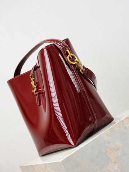 2026サンローラン「Saint Laurent LE 5 À 7 BEA パテントレザー バケツバッグ