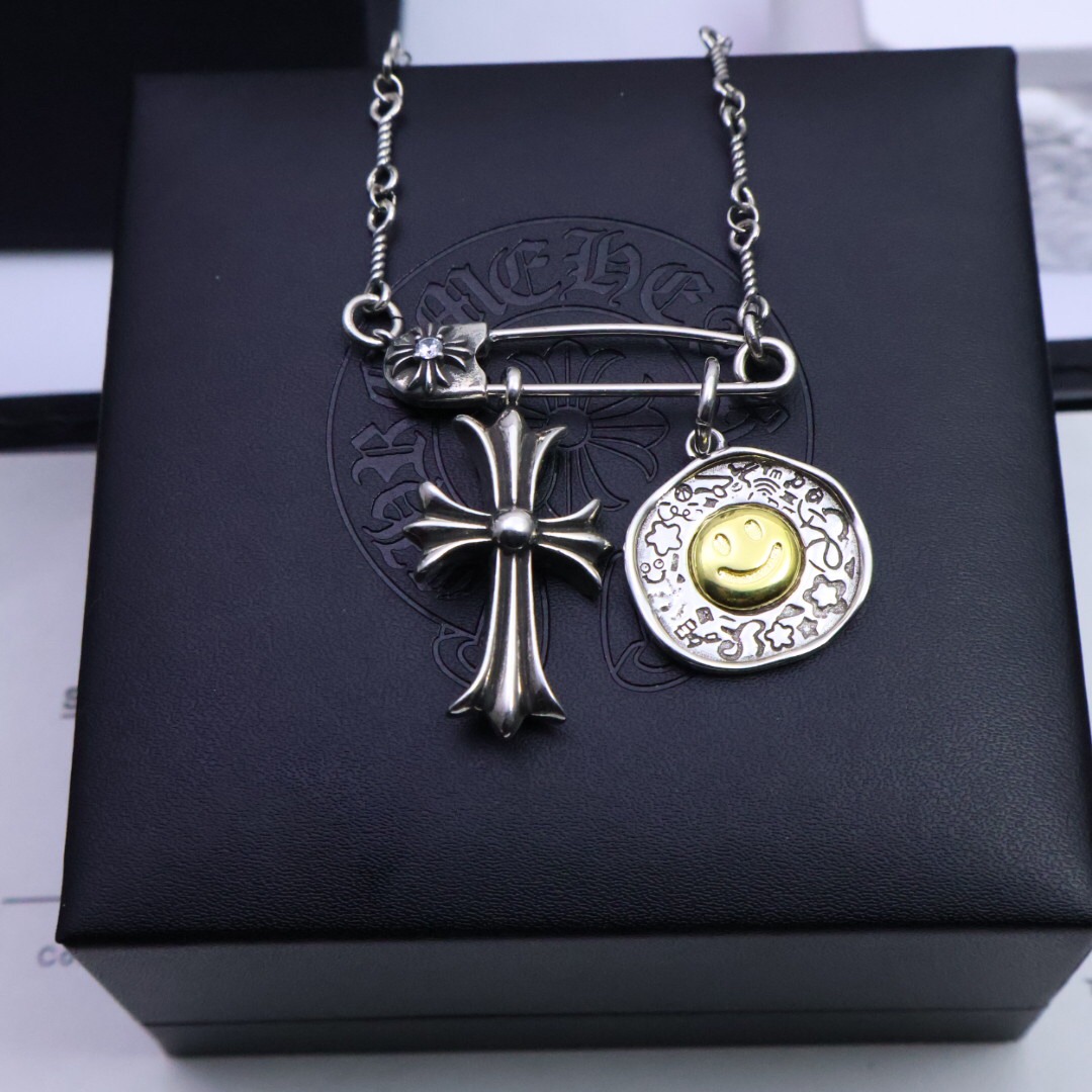 クロムハーツ「Chrome Hearts」ソーンクロス ブローチチェーンネックレス