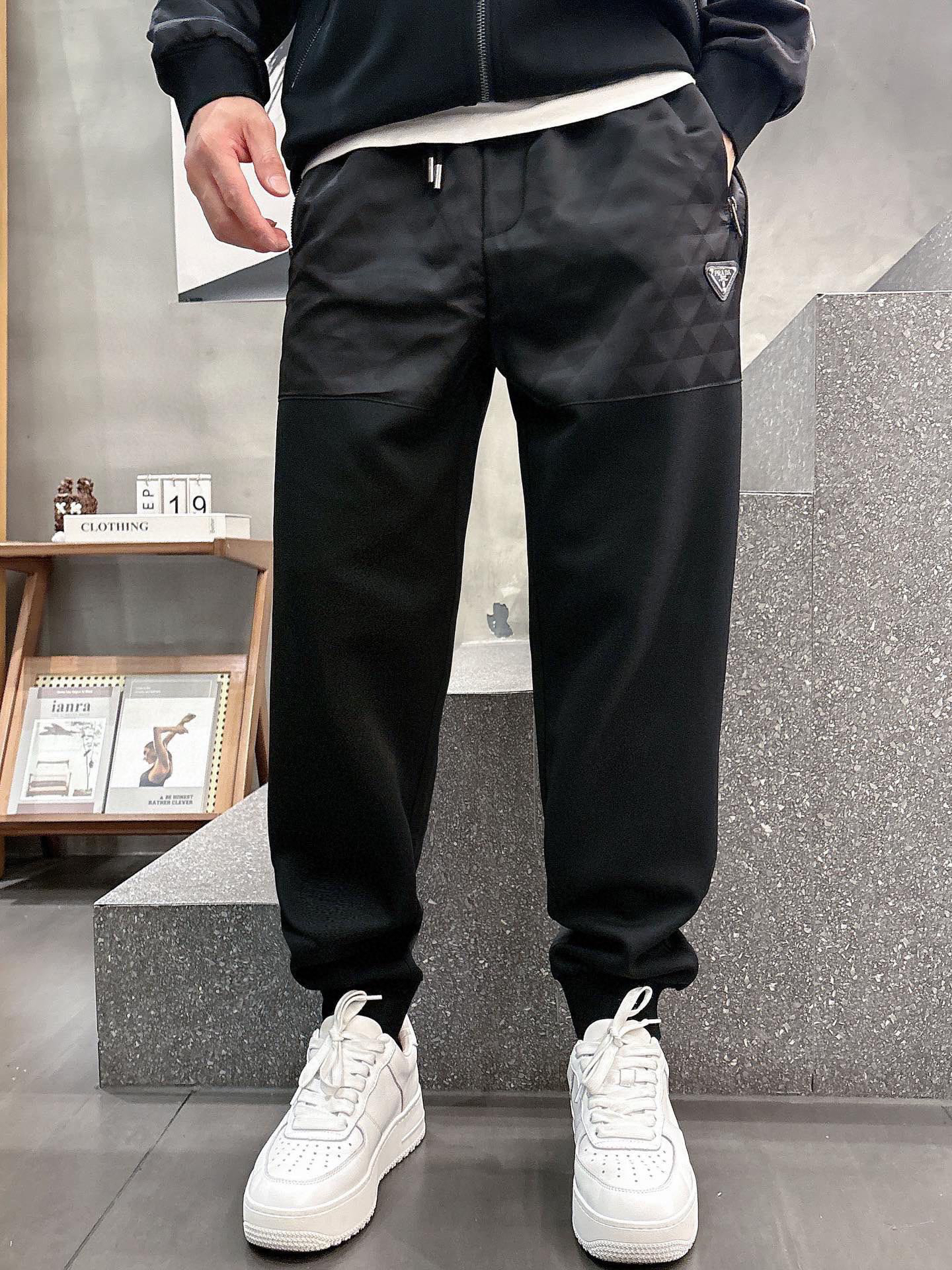 プラダ「Prada」秋冬 メンズ  カジュアルスポーツセット