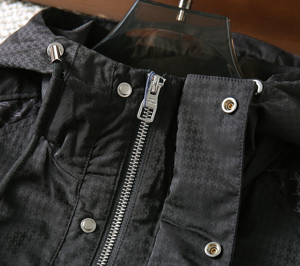 ルイ・ヴィトン「Louis Vuitton」秋冬コレクション クイルテッド ジャケット