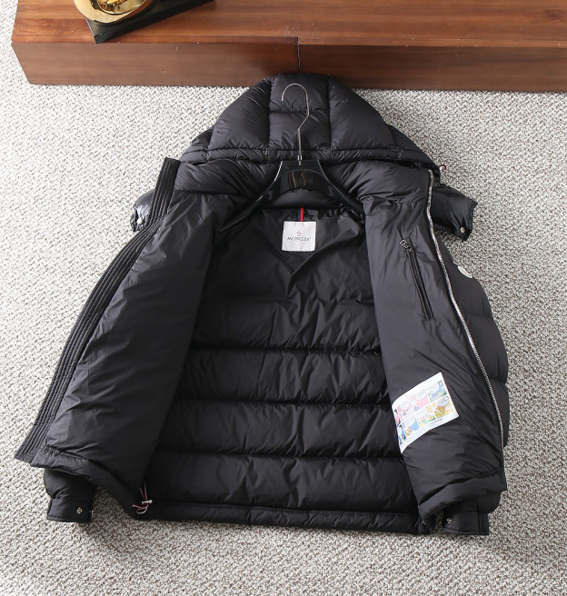 モンクレール「Moncler」秋冬 ダウンジャケット