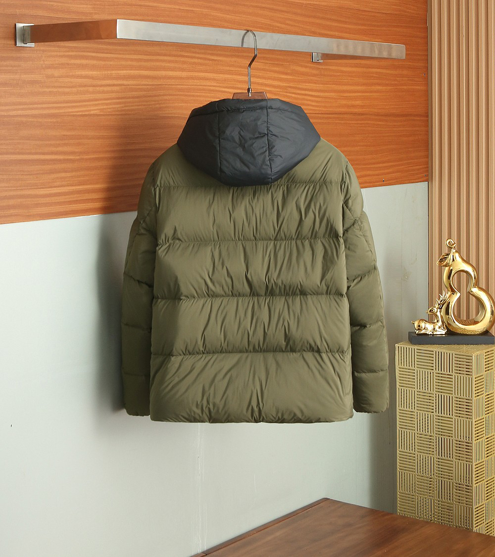 モンクレール「Moncler」秋冬 フード付きダウンジャケット