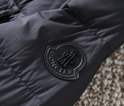 モンクレール「Moncler」秋冬 ダウンジャケット