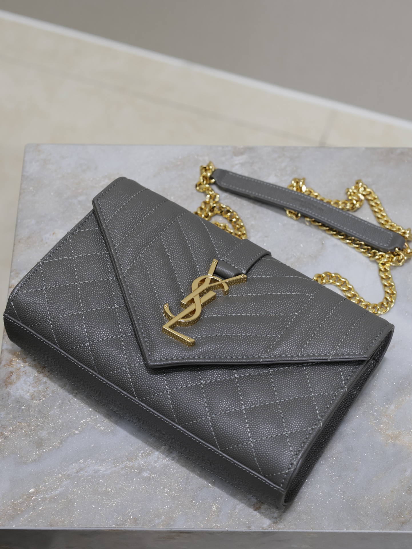 2026サンローラン「SAINT LAURENT ENVELOPPE スモール チェーンショルダーバッグ