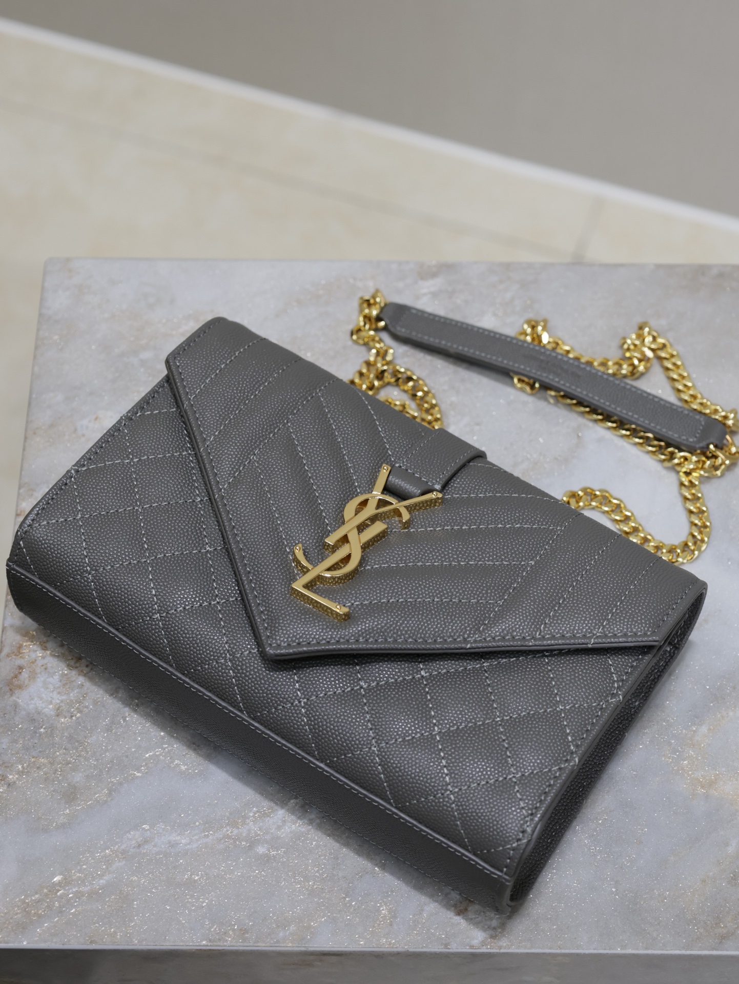 2026サンローラン「SAINT LAURENT ENVELOPPE スモール チェーンショルダーバッグ