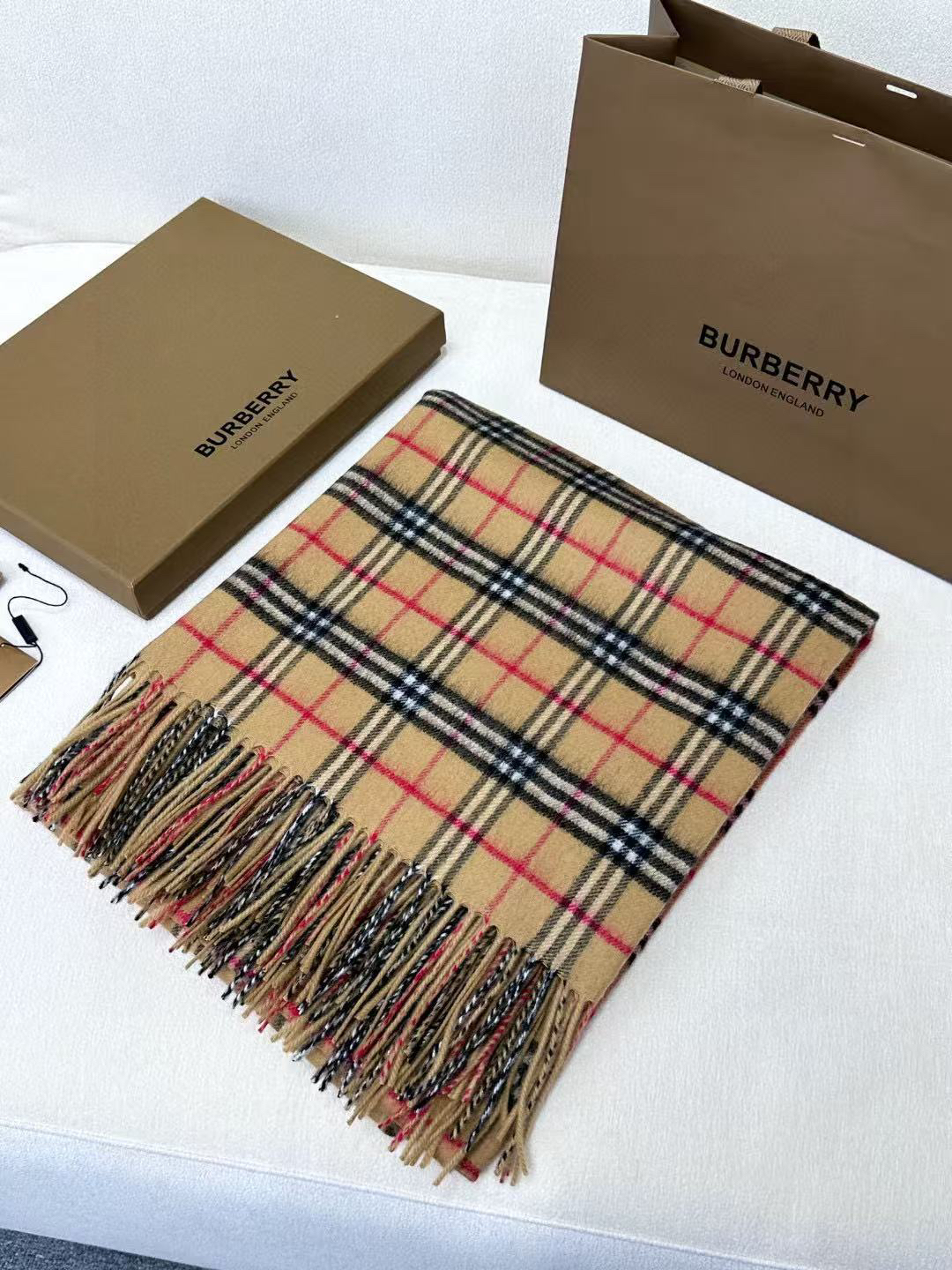 バーバリー「Burberry」チェック ウールカシミア ケープ 140x140cm