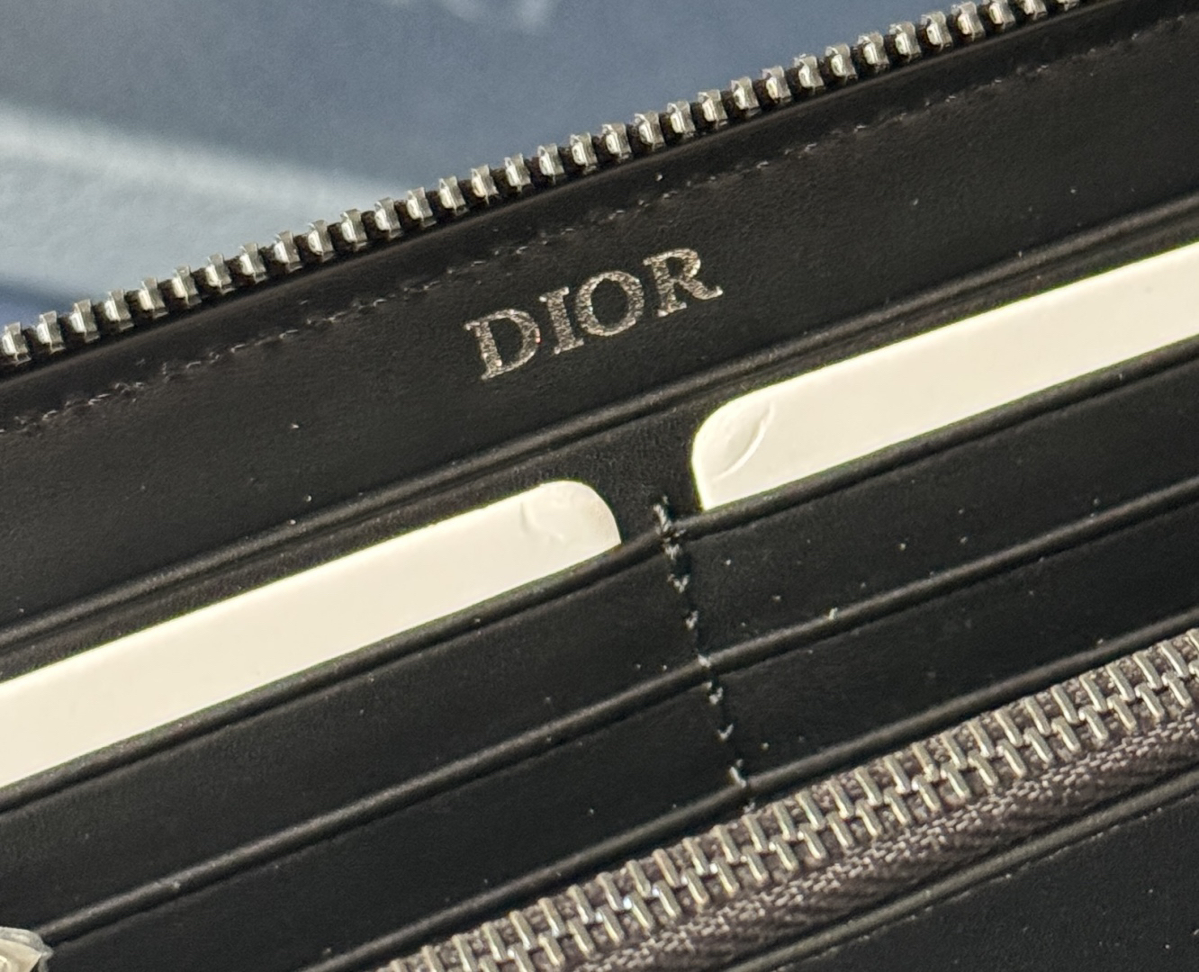 ディオール「Dior」ジップアラウンド ロングウォレット