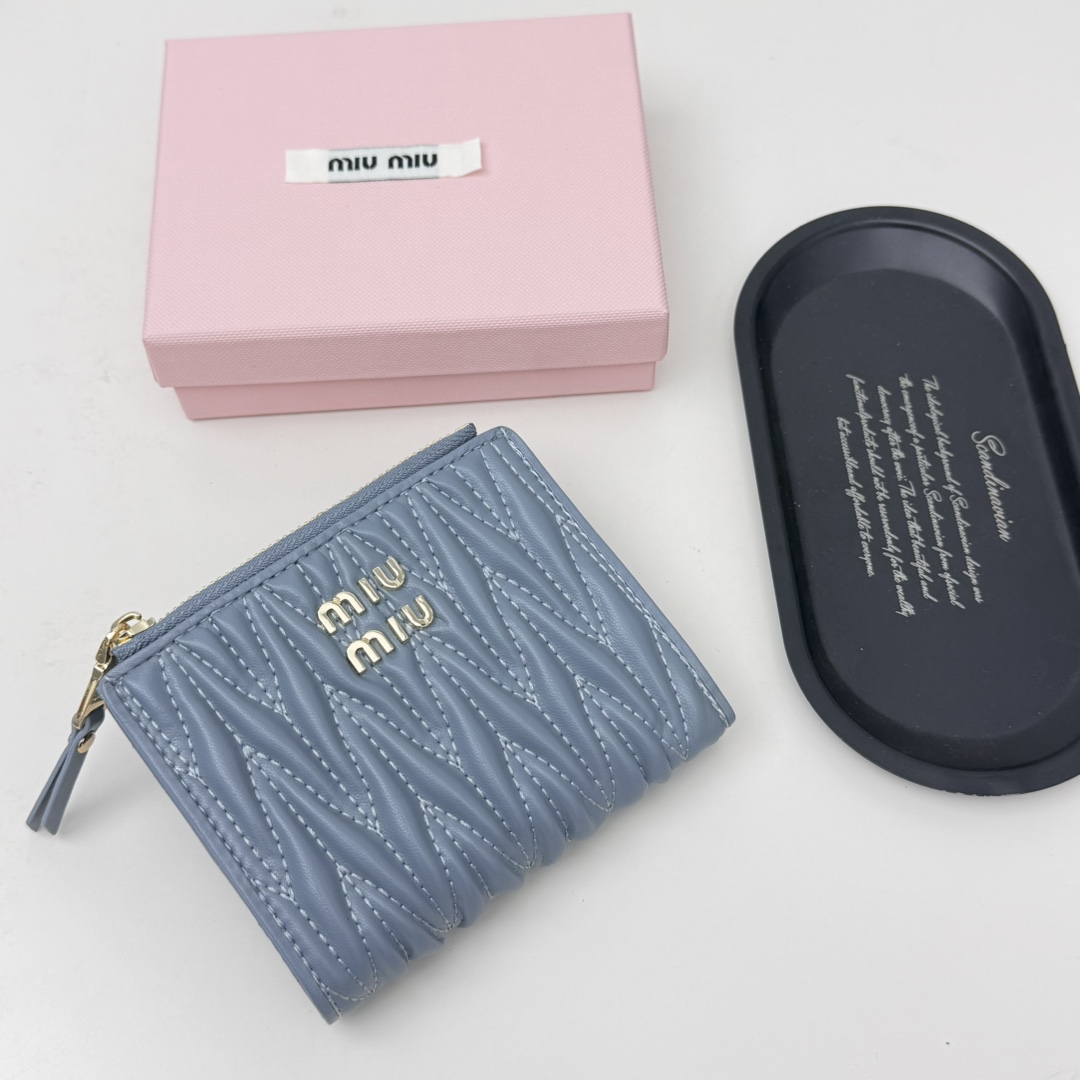 ミュウミュウ「Miu Miu」ミュウミュウ マテラッセ ラムスキン コンパクトバッグ 790 / ショルダーバッグ