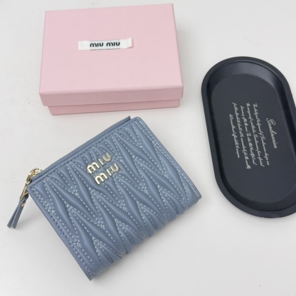 ミュウミュウ「Miu Miu」ミュウミュウ マテラッセ ラムスキン コンパクトバッグ 790 / ショルダーバッグ