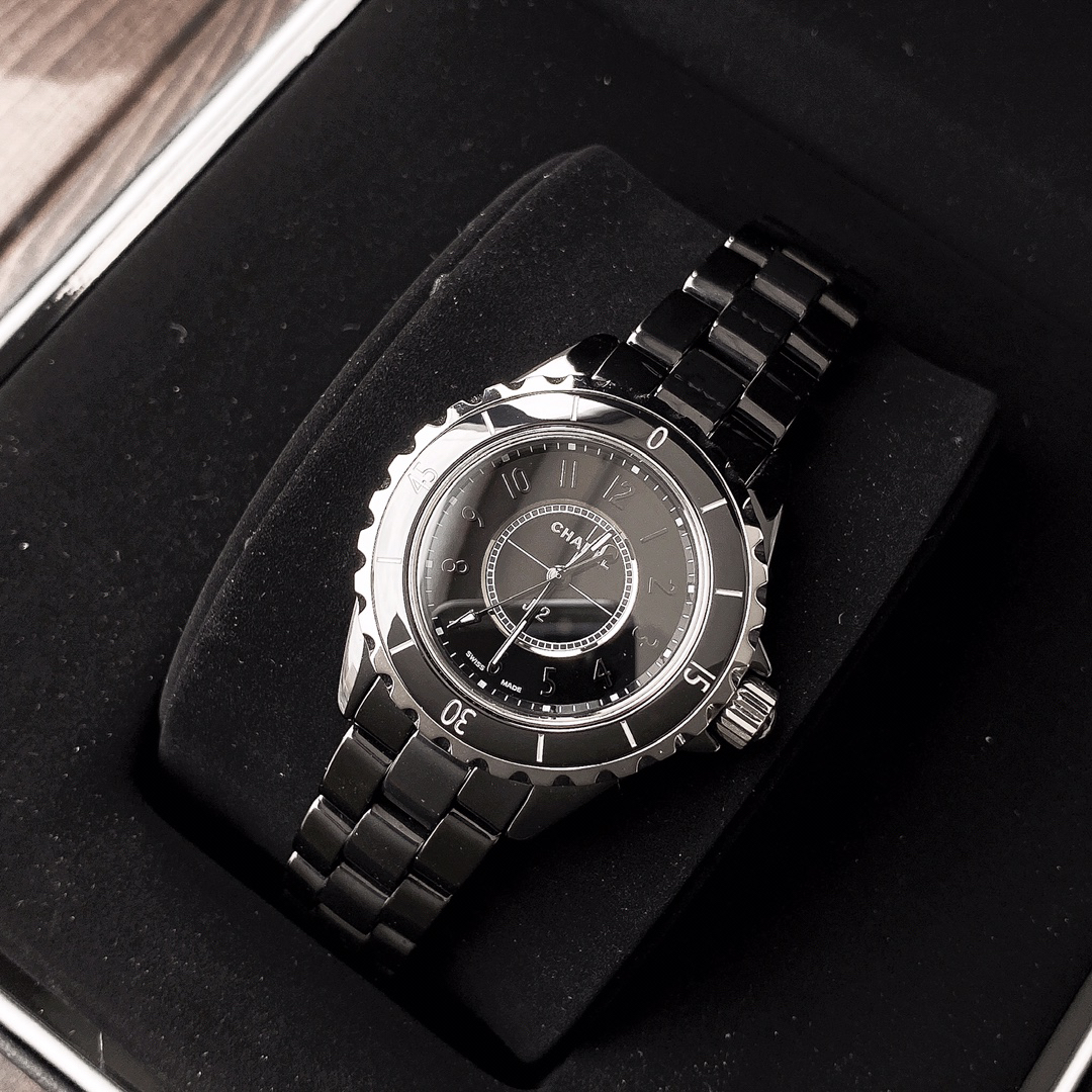 シャネル「Chanel」J12 キャリバー 33MM