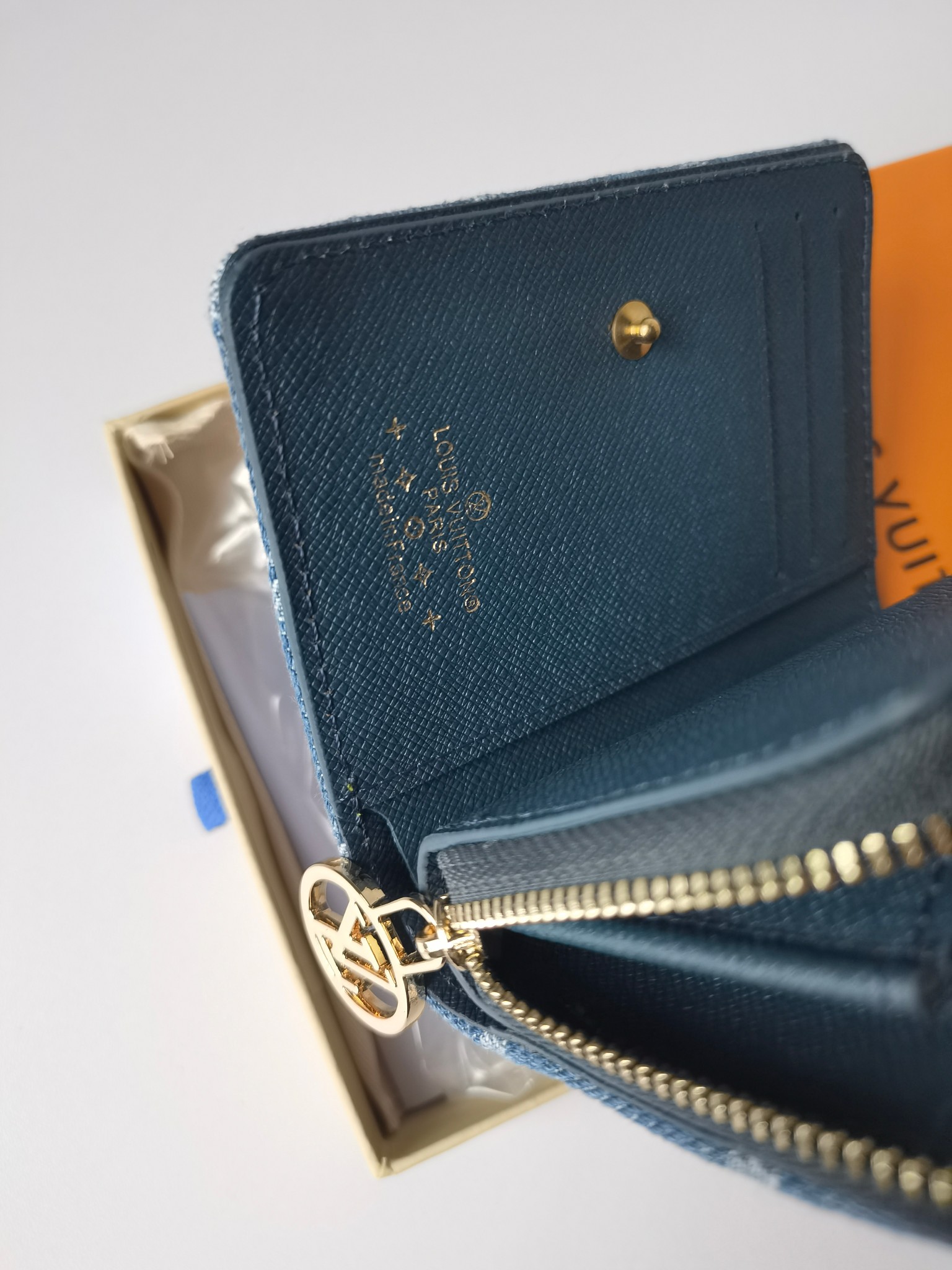 ルイ・ヴィトン「Louis Vuitton」ルイ・ヴィトン ポルトフォイユ・ルー ジッピー コンパクトウォレット M83160 / 二つ折り財布