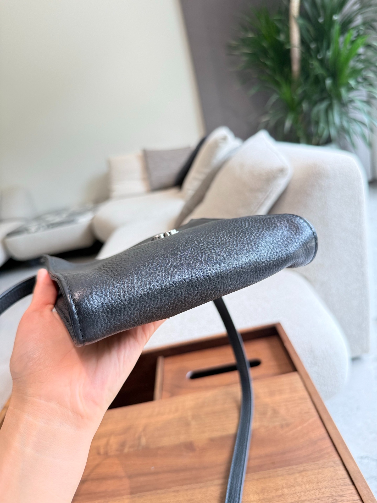 クロムハーツ「Chrome Hearts」ソフトレザー ショルダーバッグ