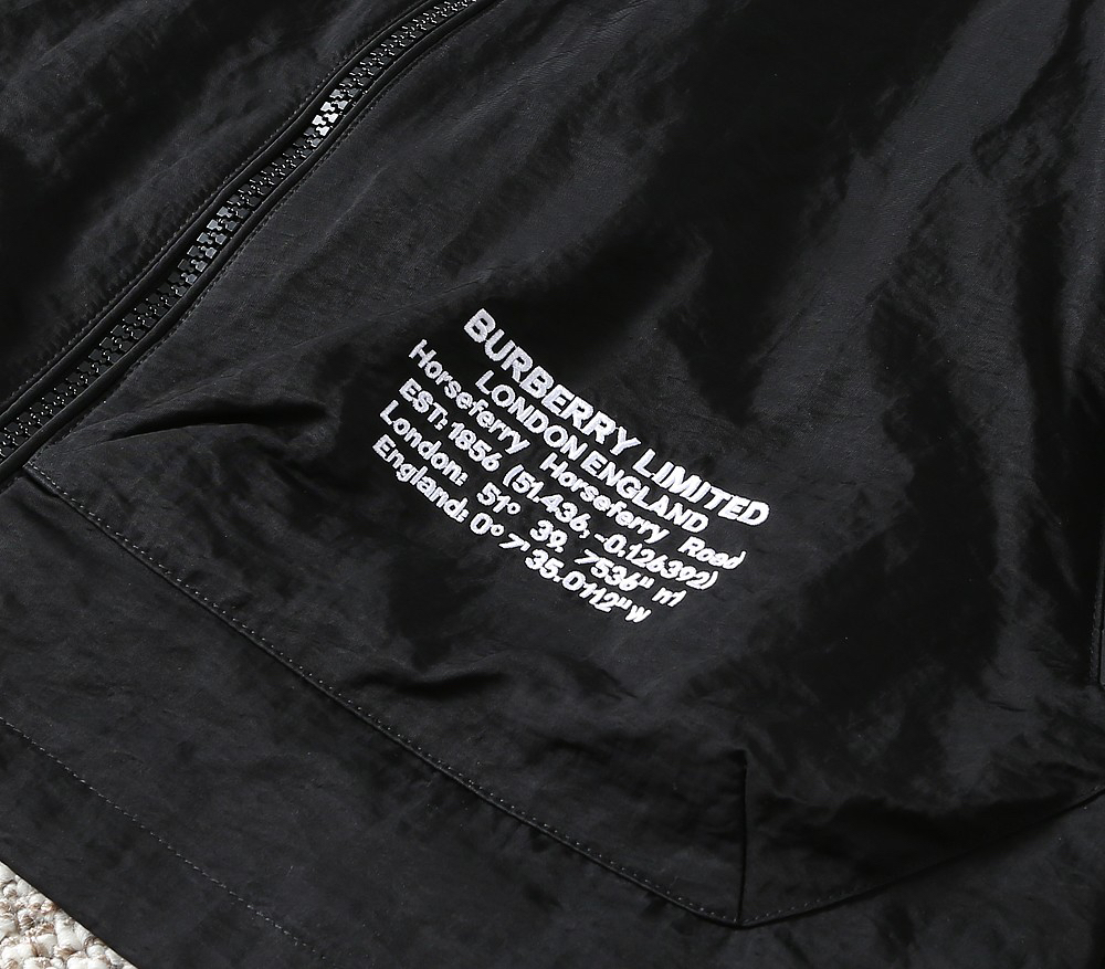 バーバリー「Burberry」秋冬 リバーシブルキルティングジャケット