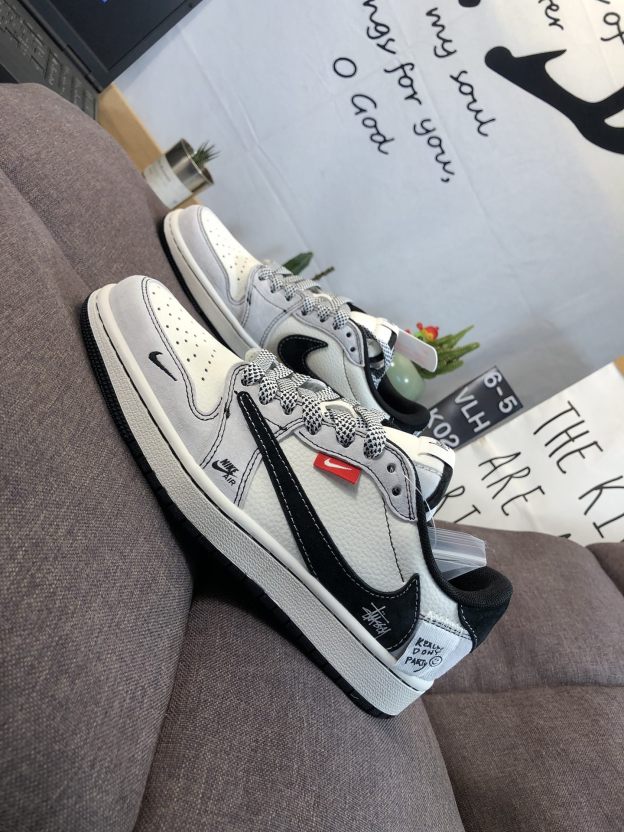 ナイキ「Nike」ク ロー カジュアルスニーカー