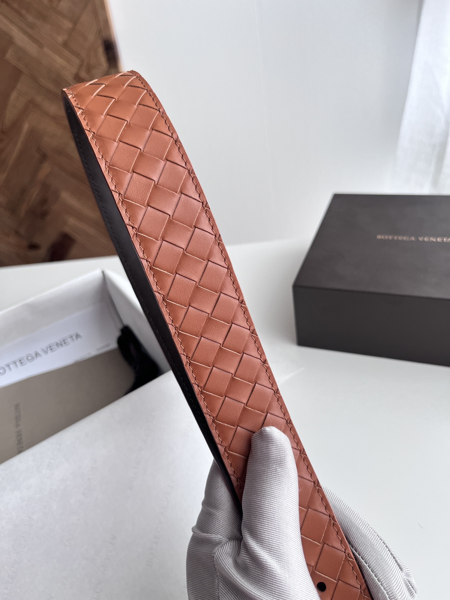 ボッテガ・ヴェネタ「Bottega Veneta」イントレチャート リバーシブル ベルト