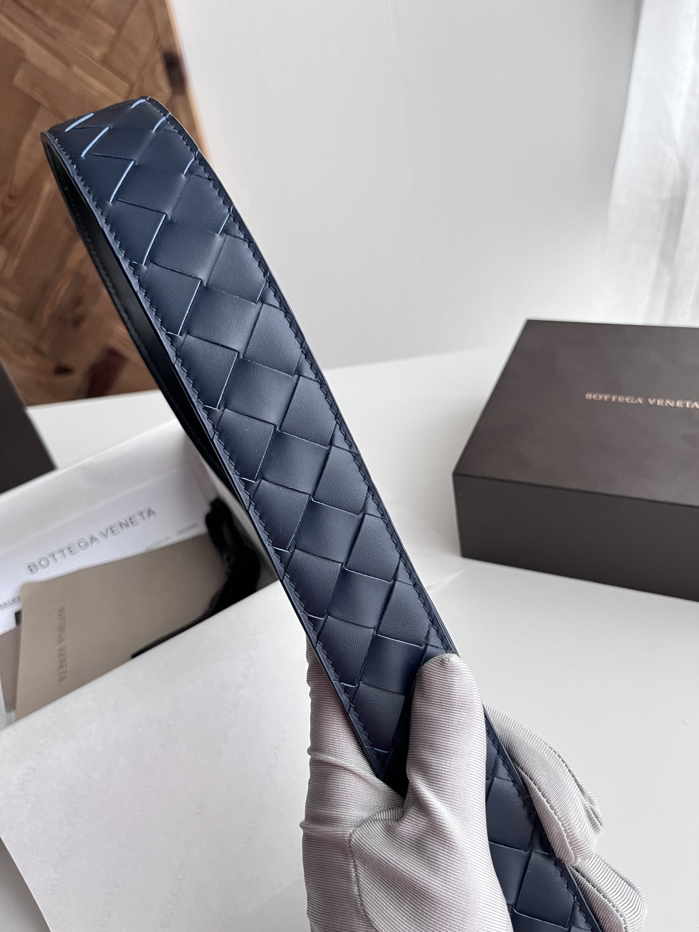 ボッテガ・ヴェネタ「Bottega Veneta」イントレチャート リバーシブル ベルト