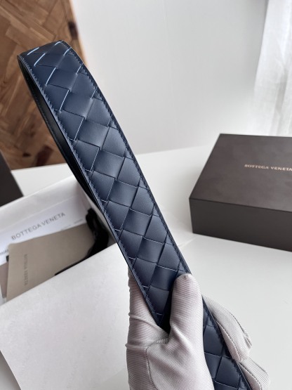 ボッテガ・ヴェネタ「Bottega Veneta」イントレチャート リバーシブル ベルト