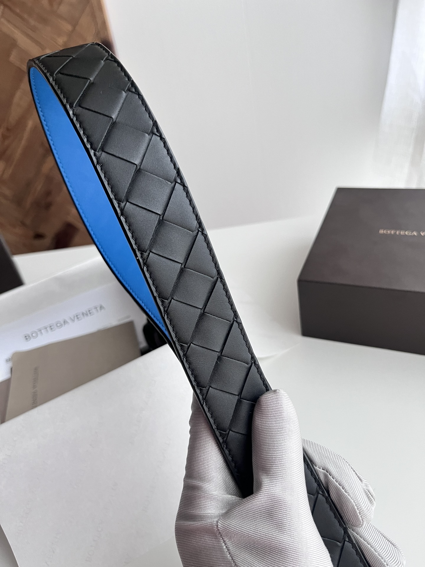 ボッテガ・ヴェネタ「Bottega Veneta」イントレチャート リバーシブル ベルト