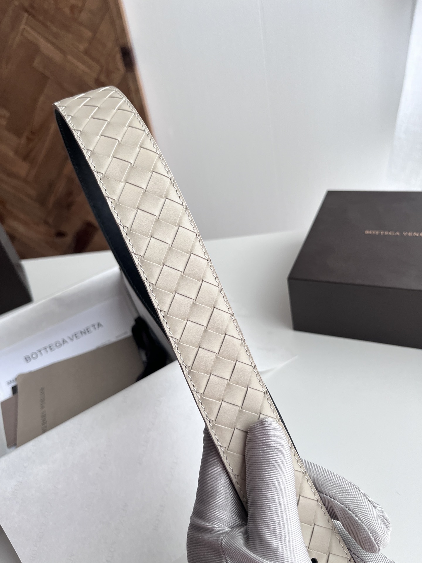 ボッテガ・ヴェネタ「Bottega Veneta」イントレチャート リバーシブル ベルト