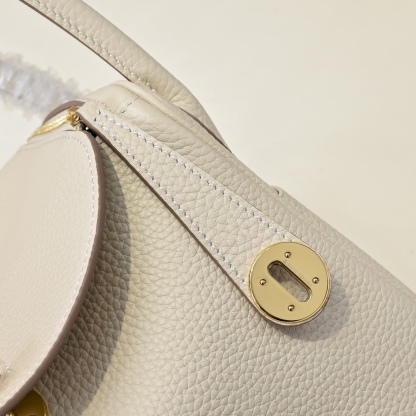 エルメス「Hermès」Lindy 26 エヴェールレザーバッグ