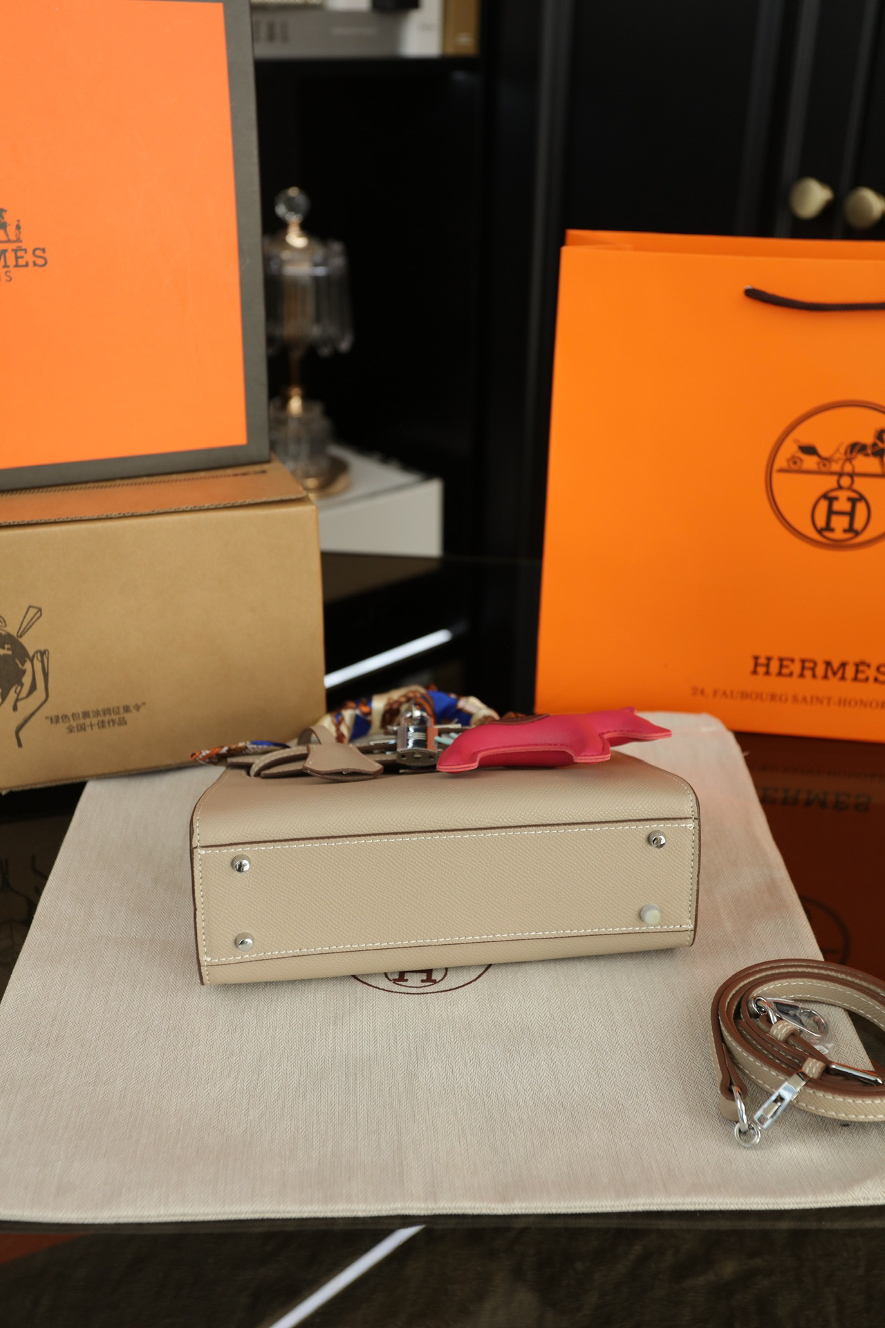 エルメス「Hermès」 Kelly 2代 Epsomレザーバッグ（シルバーハードウェア）