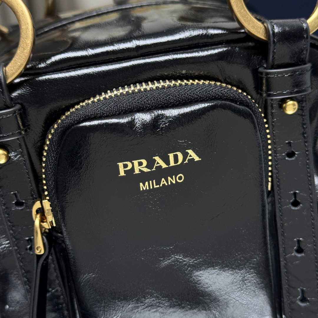 プラダ「Prada」リエディション 1995 オイルドレザートート