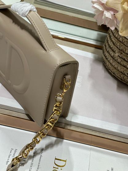 ディオール「Dior」CD SIGNATURE ミニ チェーン バッグ「アプリコット」