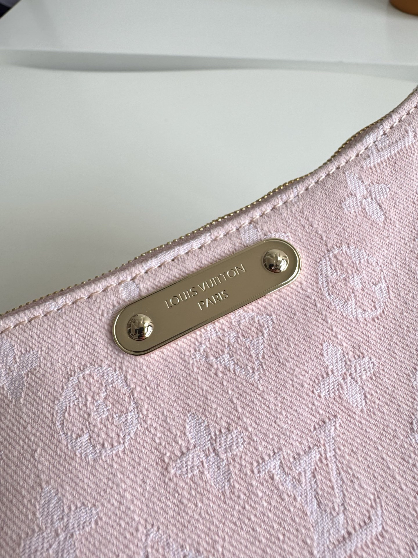 ルイ・ヴィトン「Louis Vuitton」Liv Pochette ハンドバッグ