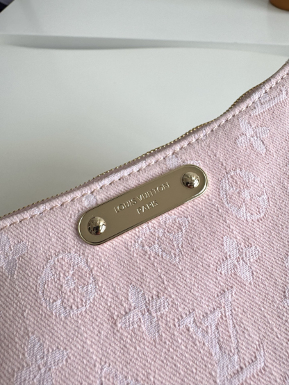 ルイ・ヴィトン「Louis Vuitton」Liv Pochette ハンドバッグ