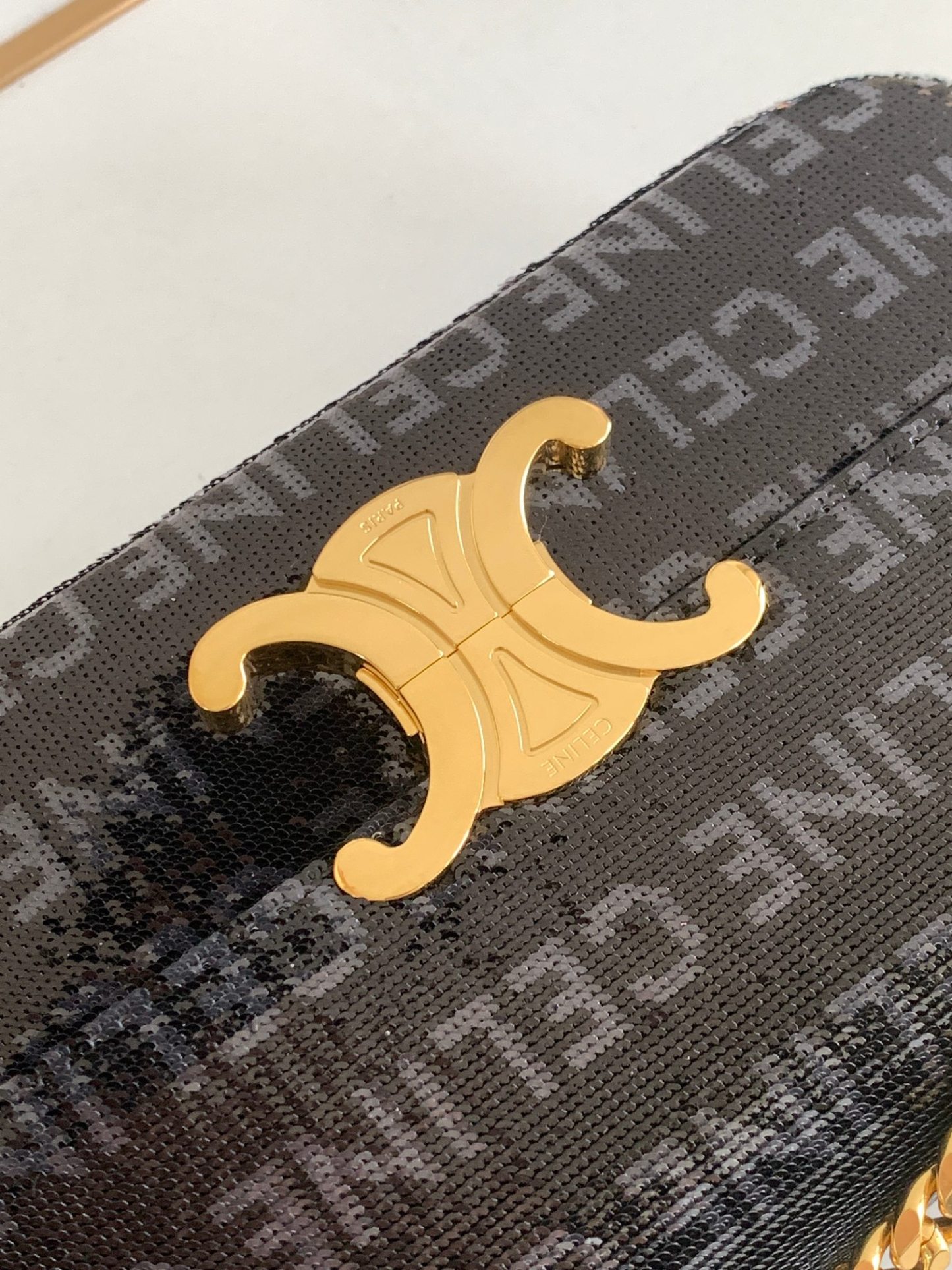 セリーヌ(Celine)チェーン ショルダーバッグ クロード/ 全面CELINEシークイン