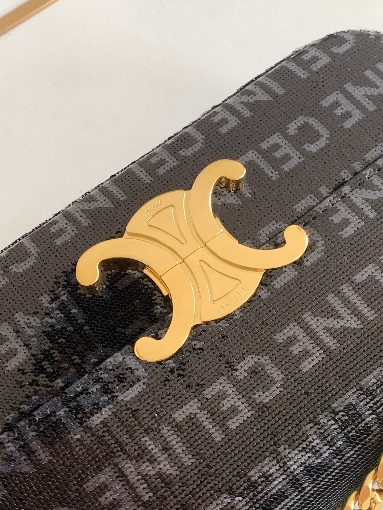 セリーヌ(Celine)チェーン ショルダーバッグ クロード/ 全面CELINEシークイン