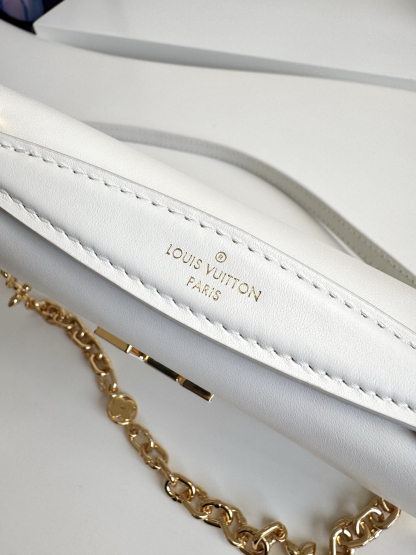 ルイ・ヴィトン「Louis Vuitton」Wallet On Chain Capucines ハンドバッグ