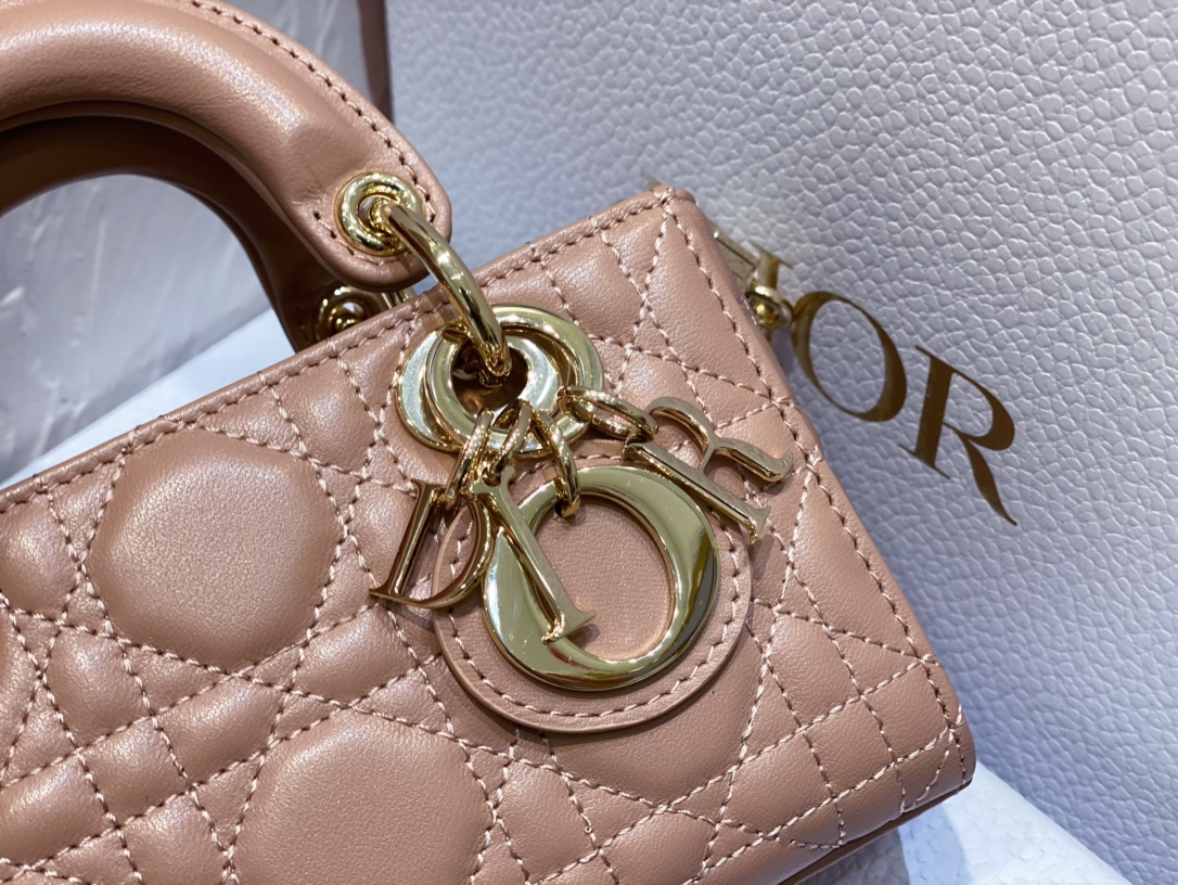 ディオール「Dior」Lady  2024 新作 シープスキン ショルダーバッグ