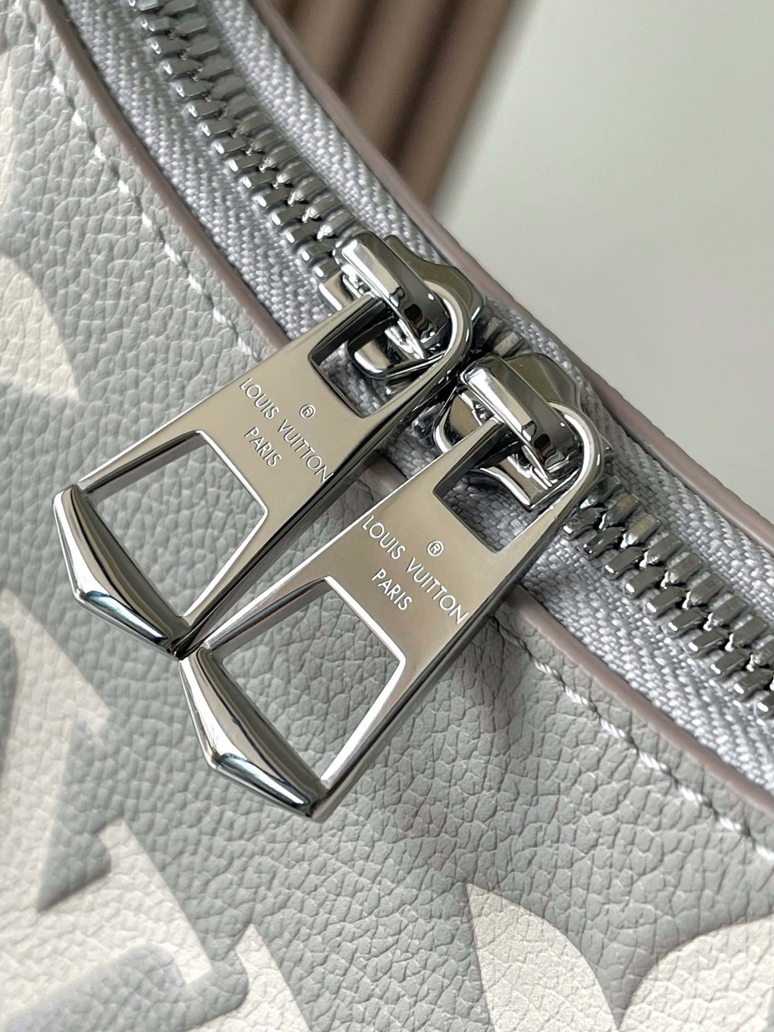 ルイ・ヴィトン「Louis Vuitton」Boulogne 芋泥乳色 ハンドバッグ