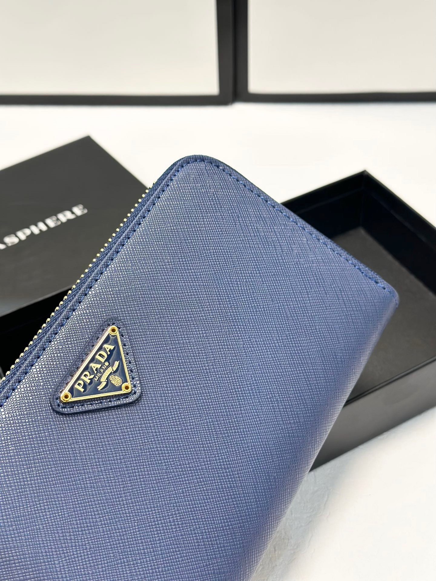 プラダ「PRADA」サフィアーノレザー 財布