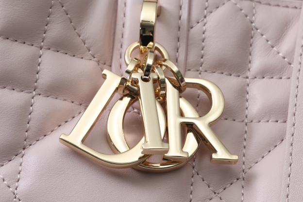 ディオール「Dior」Toujours ハンドバッグ センター（ラベンダーピンク カーフレザー）