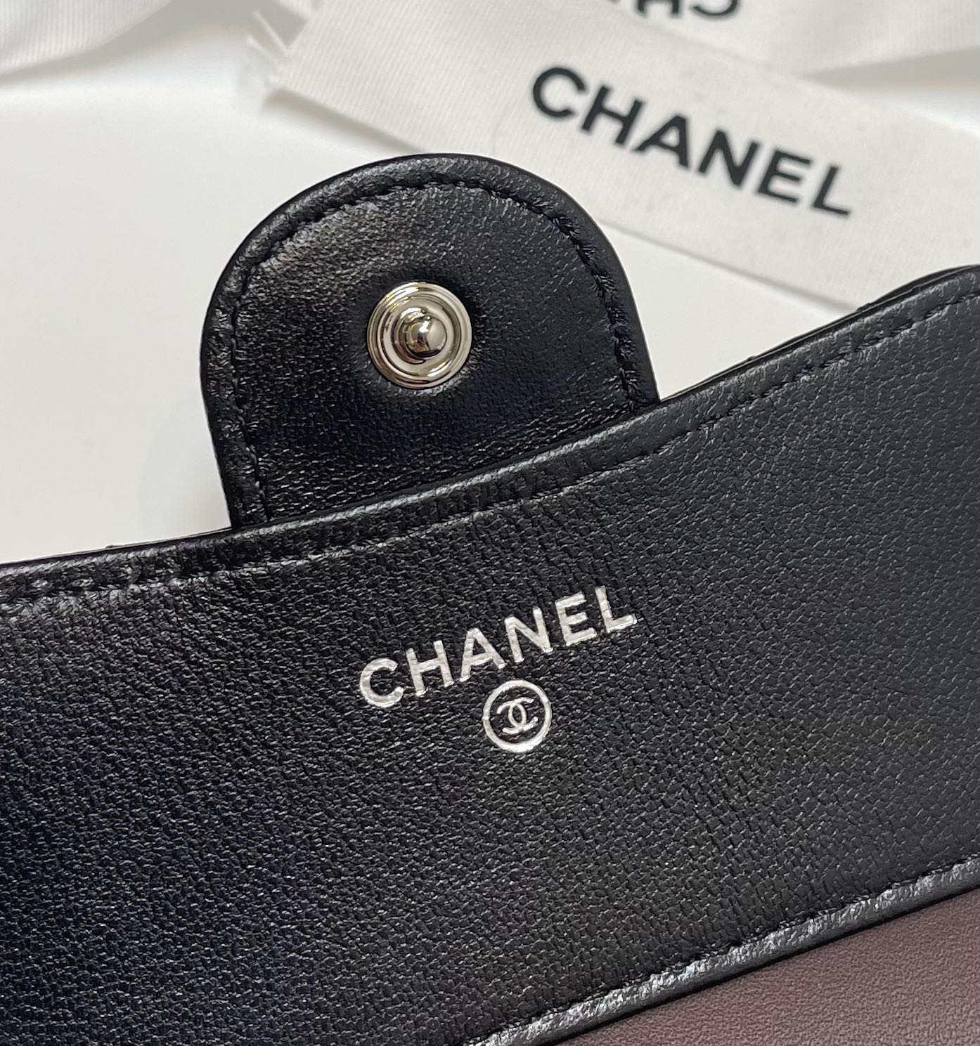 シャネル「Chanel」クラシック クイルティング トリフォールド コンパクトウォレット