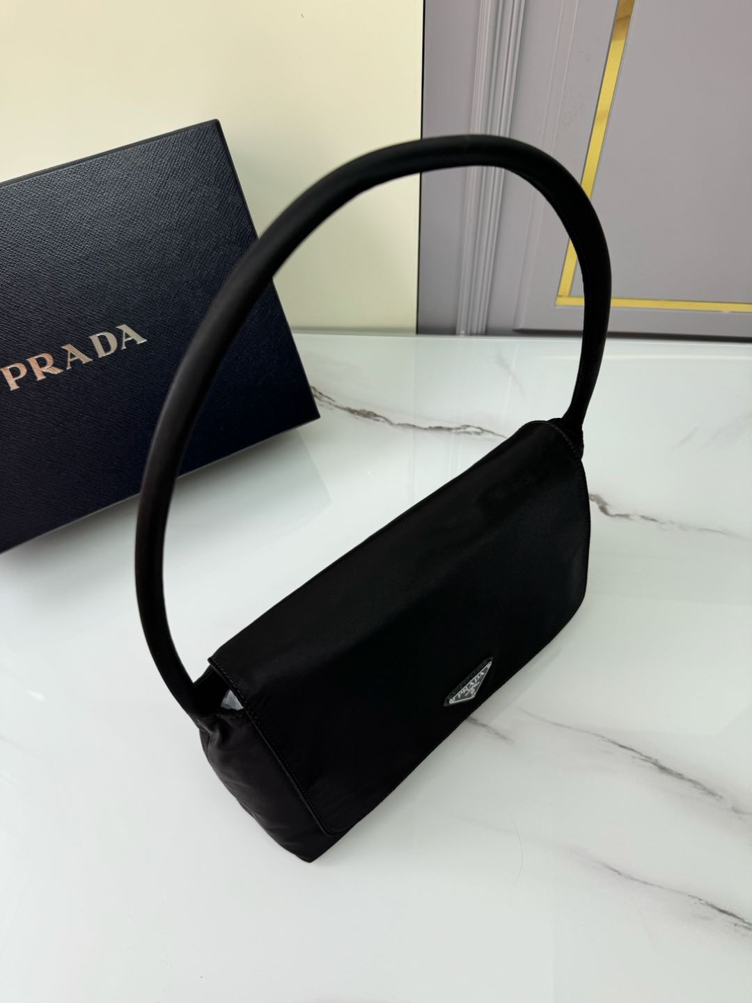 プラダ「Prada」フラップデザイン マルチトート トートバッグ