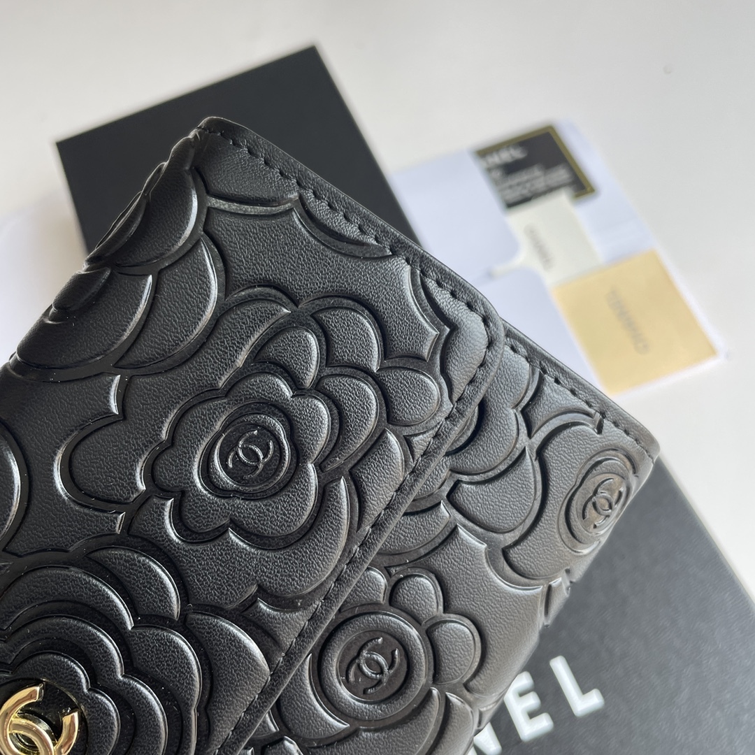 シャネル「Chanel」二つ折りレザーウォレット