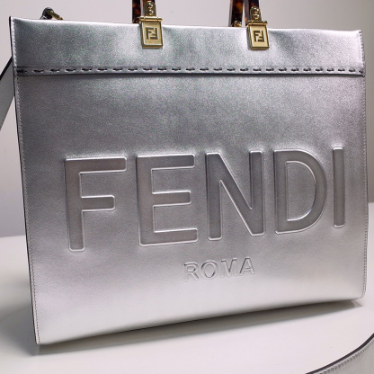 フェンディ「Fendi」Sunshine センタートートバッグ（シルバーラミネートレザー）