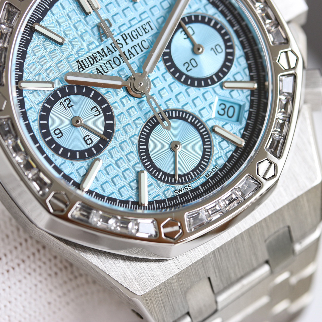 オーデマピゲ［Audemars Piguet］ロイヤルオーク 26715BC メンズ 腕時計40MM