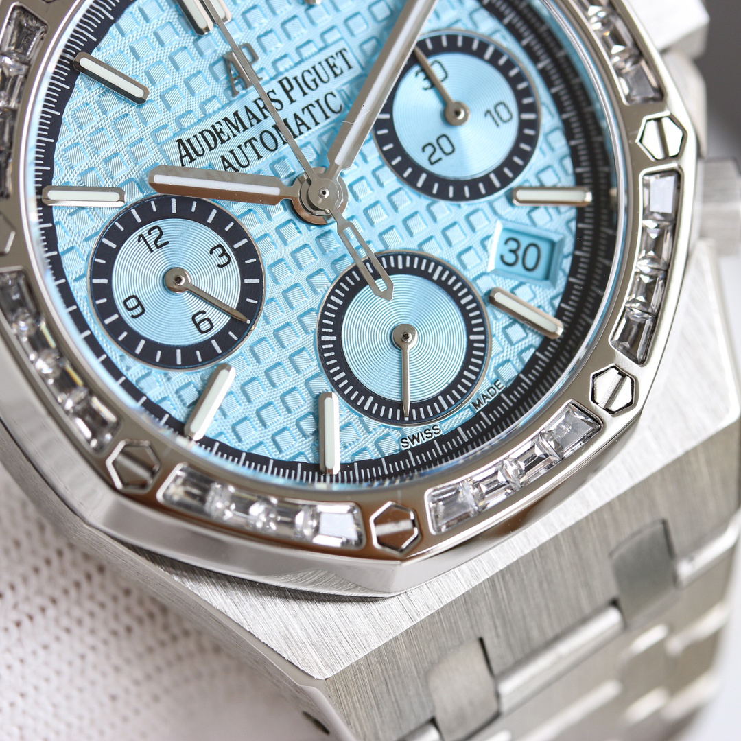 オーデマピゲ［Audemars Piguet］ロイヤルオーク 26715BC メンズ 腕時計40MM