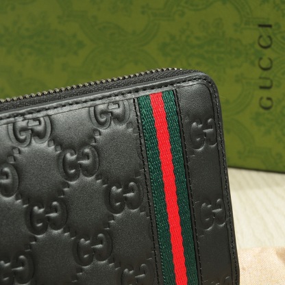 グッチ「Gucci」シグネチャー レザー ウェブ ジップアラウンドウォレット