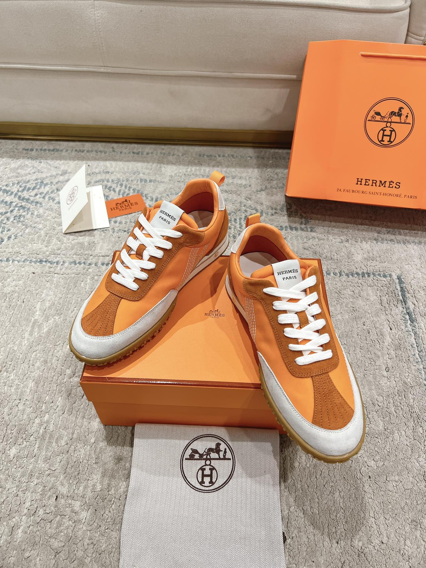 エルメス［Hermès］カップル トレーニングシューズ